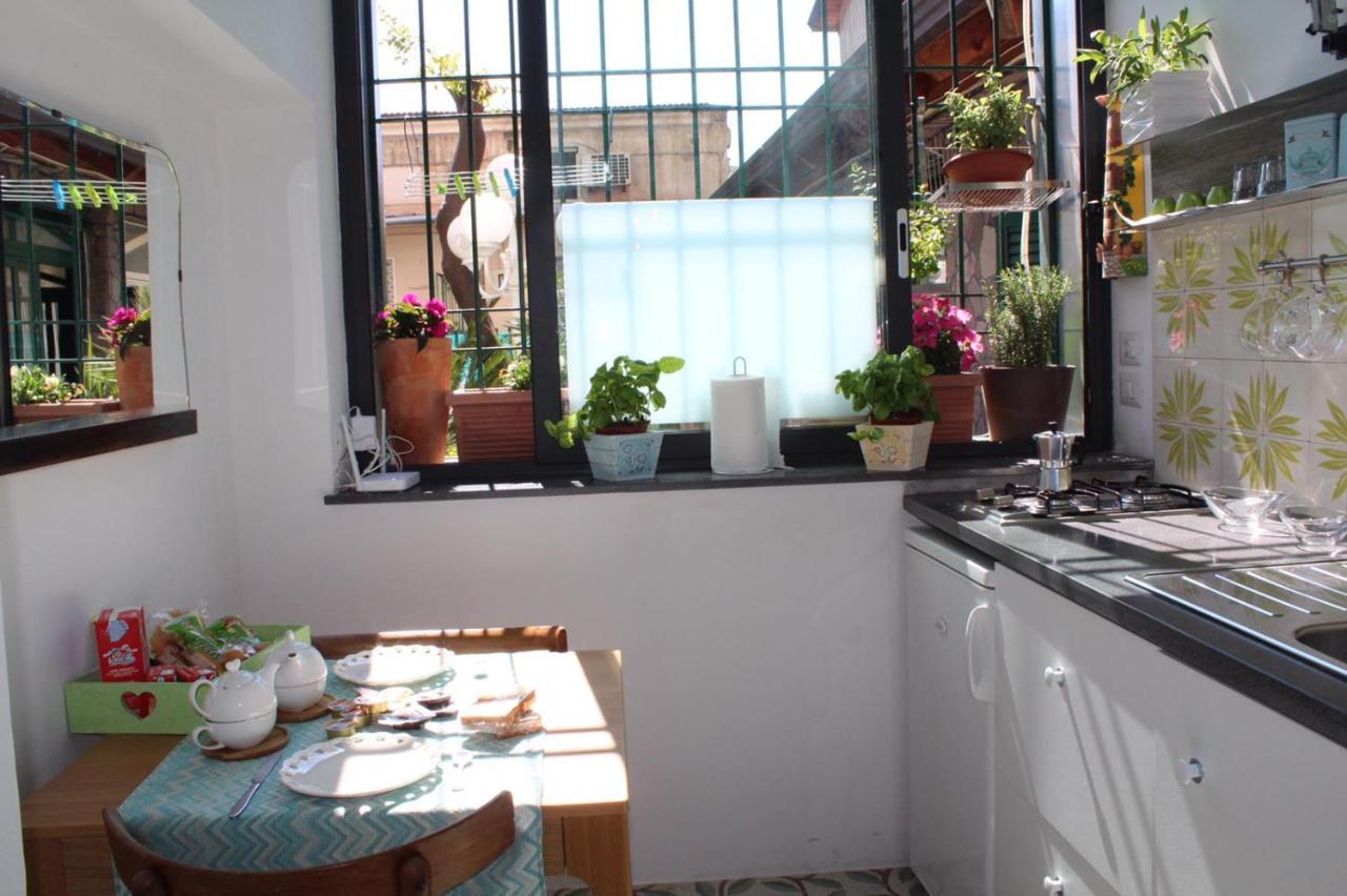 Dimora Via Col Vento Apartman Nápoly Kültér fotó